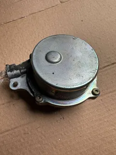 Насос вакуумный BMW 3 серии, 2002 г.