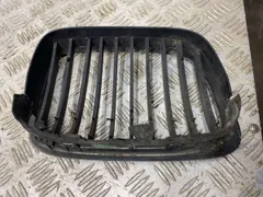 Решетка капота BMW 5 серии, 2000 г.