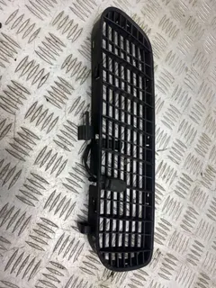 Решетка капота BMW X5, 2001 г.