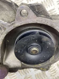 Помпа BMW 5 серии, 2000 г.