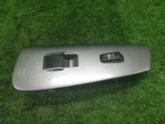 Кнопка стеклоподъемника переднего правого Toyota Sienna, 2008 г.
