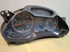 Щиток приборов (приборная панель) Audi A4, 2010 г.
