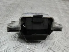 Подушка крепления КПП Volkswagen Passat, 2009 г.
