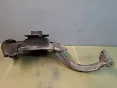 Кулак поворотный правый Audi A4, 2010 г.
