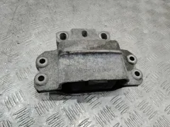 Подушка крепления КПП Volkswagen Passat, 2009 г.