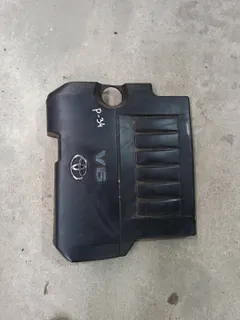 Декоративная крышка двигателя Toyota RAV4, 2009 г.