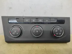 Блок управления печки/климат-контроля Volkswagen Jetta, 2019 г.