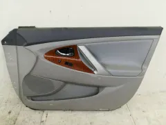 Обшивка двери передней правой (дверная карта) Toyota Camry, 2009 г.