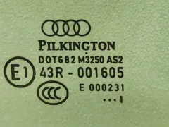 Стекло двери передней правой Audi Q7, 2012 г.