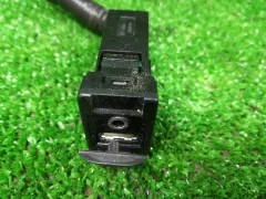 Разъем AUX / USB Toyota Avensis, 2012 г.