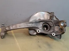 Кулак поворотный правый Audi A4, 2010 г.