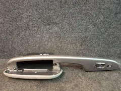 Обшивка двери передней правой (дверная карта) Toyota Sienna, 2008 г.