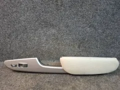 Обшивка двери передней правой (дверная карта) Toyota Sienna, 2008 г.