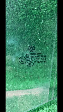 Стекло двери передней левой Volkswagen Touran, 2008 г.