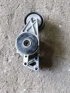 Натяжитель ремня генератора Audi A4, 2001 г.