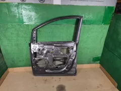 Дверь передняя правая Toyota Sienna, 2011 г.