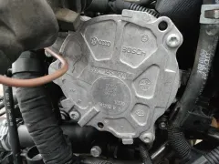 Насос вакуумный Audi A4, 2008 г.