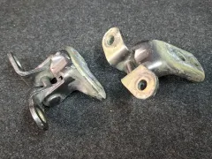Петля двери передней правой Toyota Sienna, 2011 г.