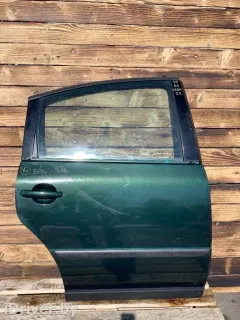 Стекло двери задней правой Volkswagen Passat, 1998 г.