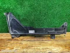 Кронштейн радиатора BMW 3 серии, 1999 г.