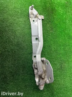Петля крышки багажника Audi A8, 2004 г.