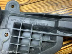 Кронштейн крепления бампера заднего Audi A6, 1994 г.