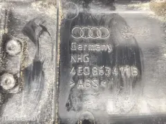 Накладка внутренняя на заднюю панель кузова Audi A8, 2004 г.