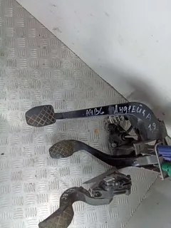 Узел педальный (блок педалей) Audi A4, 2002 г.