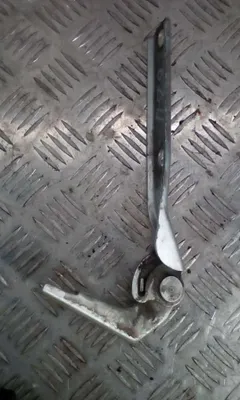 Петля капота Volkswagen Passat, 2004 г.
