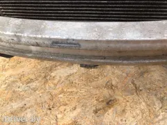 Усилитель бампера переднего Volkswagen Passat, 1999 г.