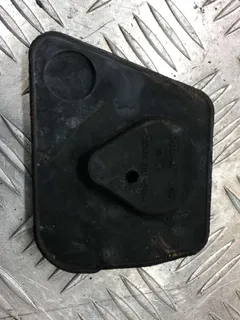Отбойник капота (демпфер) Volkswagen Passat, 2001 г.