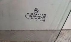 Стекло двери передней левой Volkswagen Passat, 2002 г.