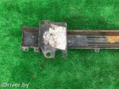 Усилитель бампера переднего Volkswagen Polo, 2000 г.