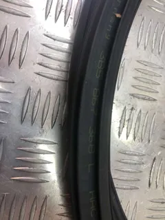 Уплотнитель двери задней правой Volkswagen Passat, 2001 г.