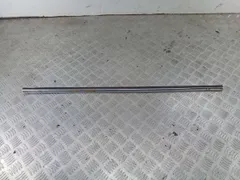 Молдинг стекла двери задней правой наружный Volkswagen Passat, 2001 г.