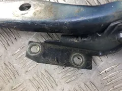 Петля капота левая Audi A6, 2000 г.