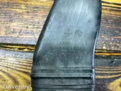 Патрубок воздушного фильтра Audi A6, 1994 г.