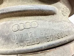 Патрубок воздушного фильтра Audi A8, 2000 г.