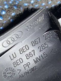 Обшивка стойки центральной левой Audi A4, 2003 г.