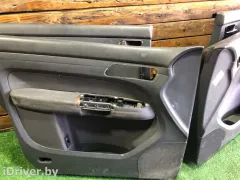 Обшивка двери (дверная карта) комплект Volkswagen Touran, 2005 г.