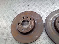 Диск тормозной передний Volkswagen Passat, 2004 г.