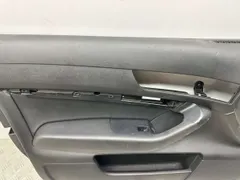 Обшивка двери передней левой (дверная карта) Audi A6, 2006 г.