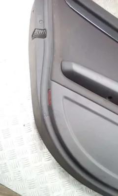 Обшивка двери задней левой (дверная карта) Audi A4, 2004 г.