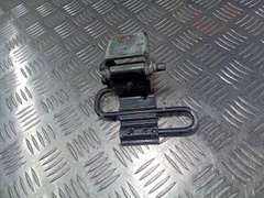 Петля двери задней правой Volkswagen Passat, 2002 г.