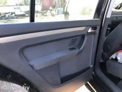 Обшивка двери (дверная карта) комплект Volkswagen Touran, 2006 г.