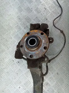 Кулак поворотный правый Audi A4, 1997 г.
