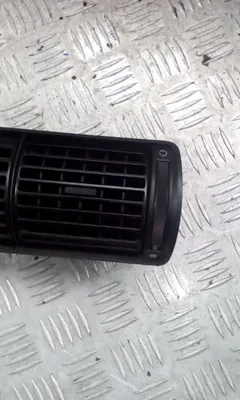 Дефлектор обдува салона Audi A4, 1996 г.