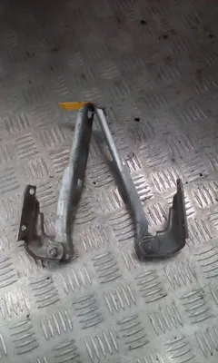 Петля капота Audi A6, 1999 г.