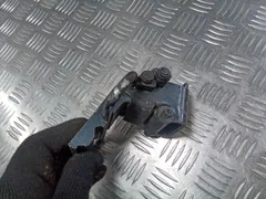 Петля двери задней правой Volkswagen Passat, 2002 г.