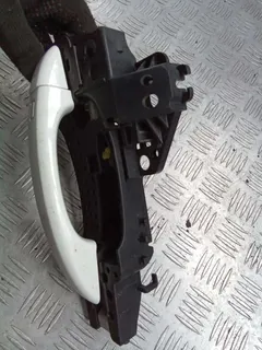 Ручка наружная задняя левая Audi A4, 2010 г.